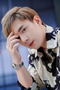 NHẬT PHONG